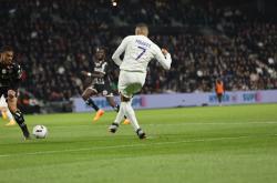 姆巴佩关键节点高光表现，巴黎圣日耳曼带队取胜！的简单介绍